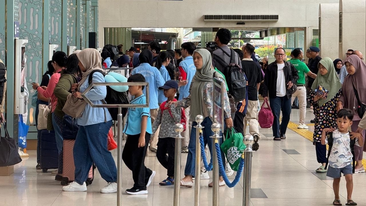 Diskon 30 persen tiket kereta api ekonomi KAI saat Nataru.
