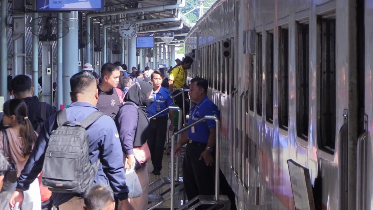 Okupansi penumpang KAI Daop 2 Bandung tembus 104,7 persen saat Nataru 2025/2026.