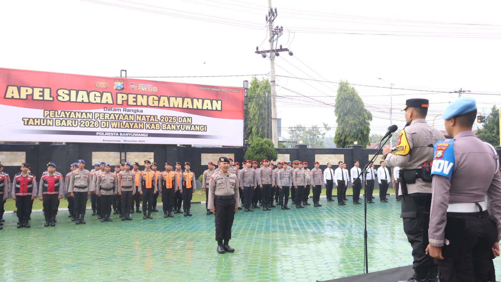 Kapolresta Banyuwangi pimpin apel kesiapan pengamanan Malam Tahun Baru 2026.