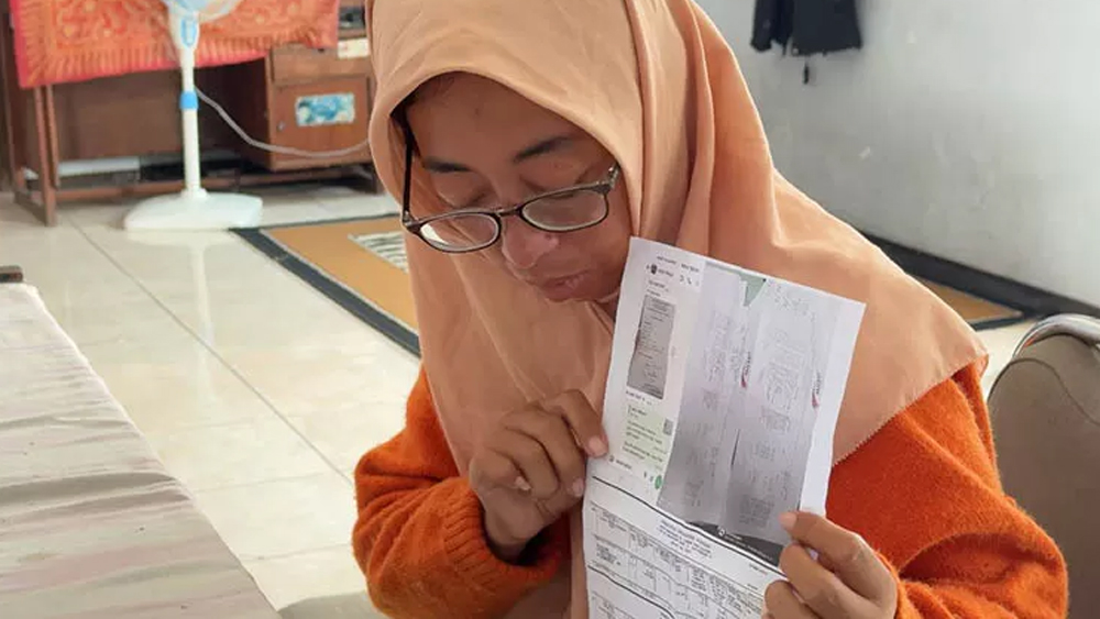 Nur Aini saat menemui awak media di Balai Wartawan Pasuruan beberapa waktu lalu.