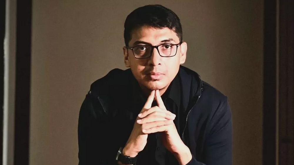 Guru Besar UGM Zainal Arifin Mochtar mengaku diteror orang tak dikenal yang mengaku polisi.