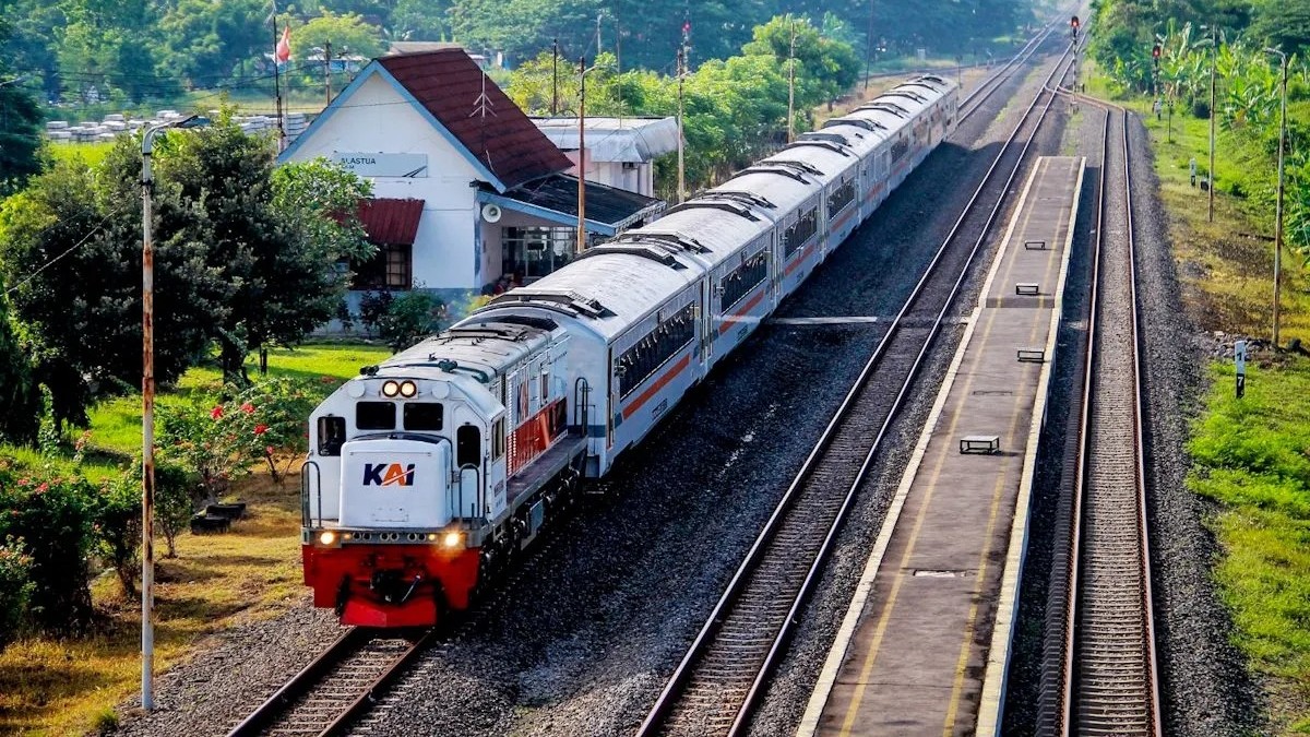 KA Ambarawa Ekspres jadi kereta api favorit Semarang&ndash;Surabaya saat Nataru.