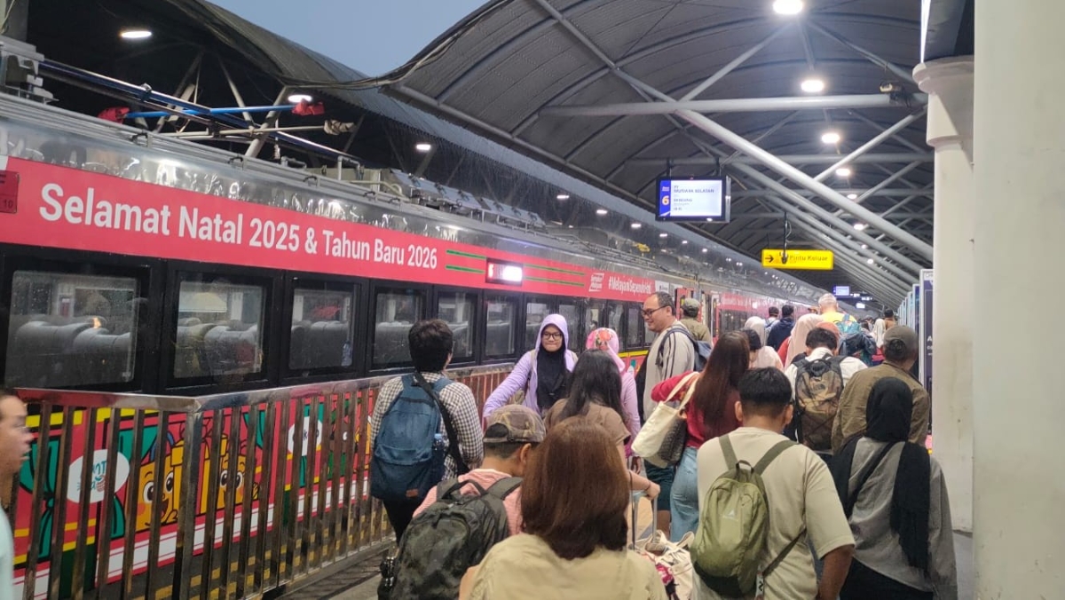 Lonjakan penumpang kereta api terjadi di Daop 8 Surabaya selama Nataru.