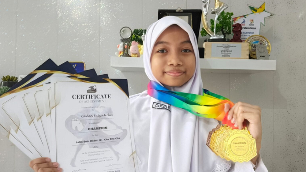 Carlen Faiza Urlist, siswi SMP Muhammadiyah 2 Yogyakarta, yang sukses mengharumkan nama bangsa dalam ajang The 11th Miri International Dance Championship 2025 di Sarawak, Malaysia.