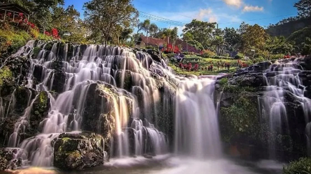 Air Terjun di Blawan Bondowoso ini dijuluki Niagara Mini di Kaki Gunung Ijen.