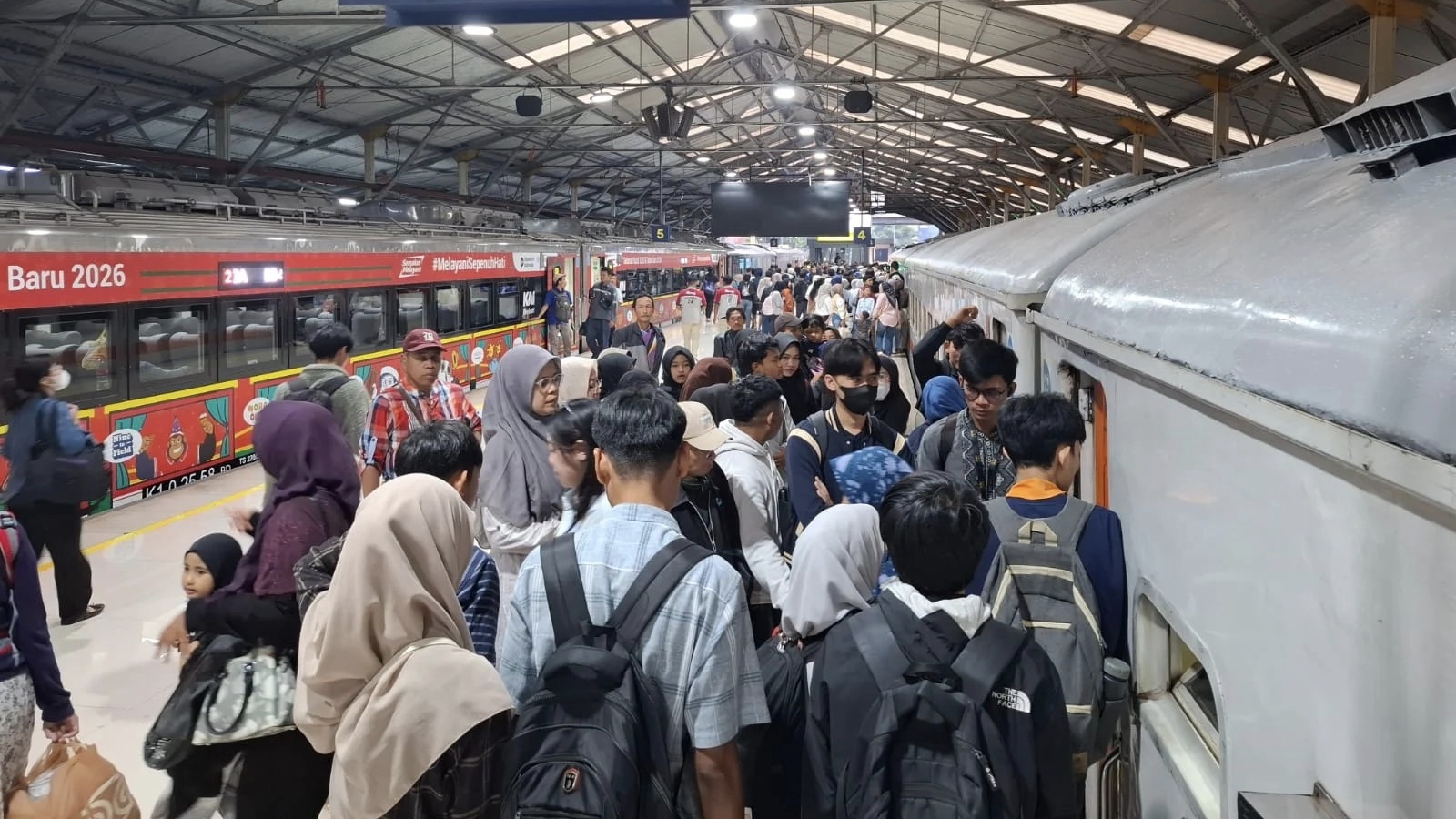 KAI angkut 1,1 juta penumpang kereta api PSO saat Nataru.