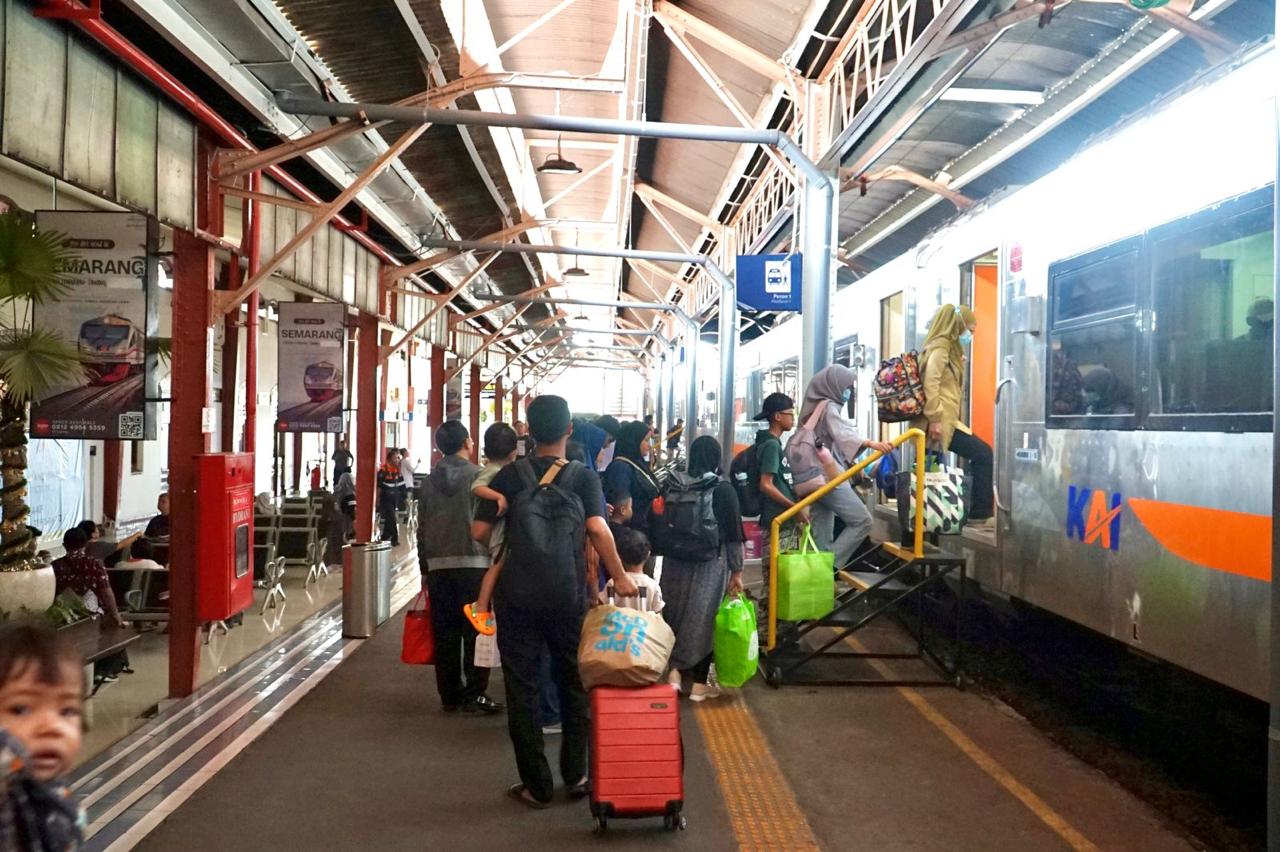 KAI Daop 4 Semarang berlakukan tarif khusus Kereta Api Semarang-Cirebon mulai Rp80.000.