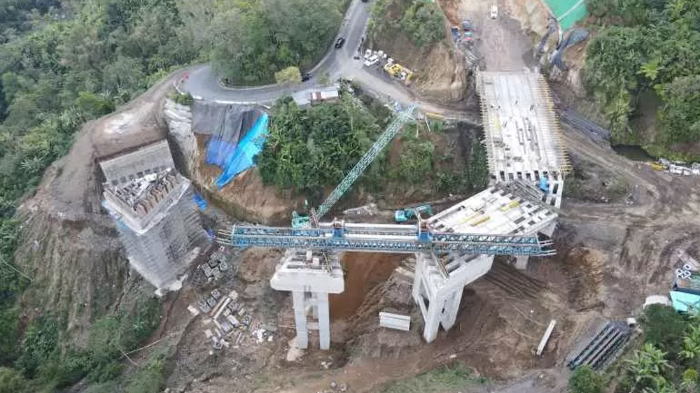 Shortcut Singaraja-Mengwitani titik 7D dan 7E saat masih masa konstruksi. Kementerian PU sedang membangun shortcut 9-10.