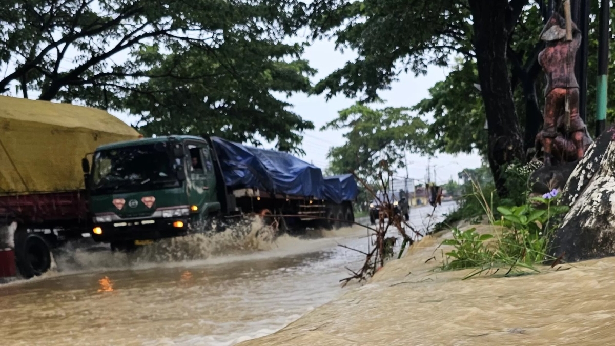 Banjir di Kabupaten Pati meluas ke 12 kecamatan akibat hujan deras dan luapan Sungai Godo.