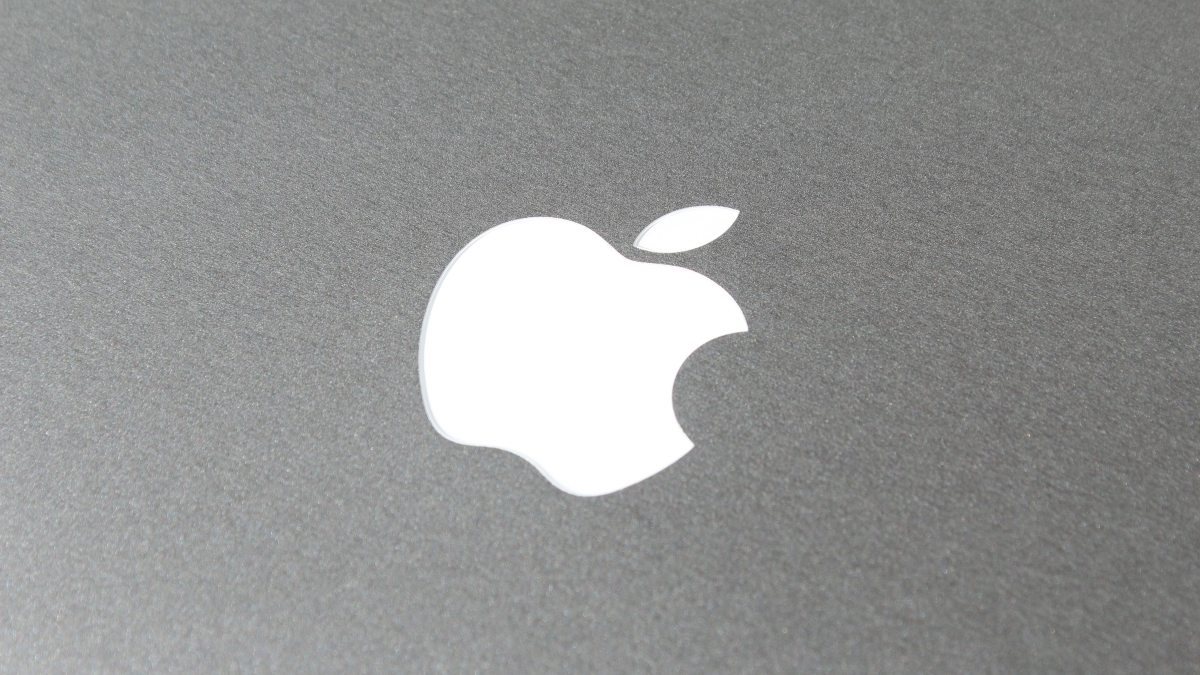 Apple resmi gandeng Google.