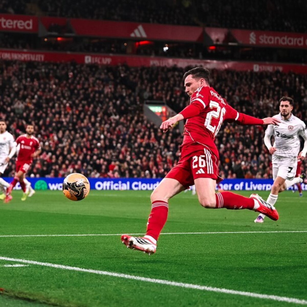MENANG MUDAH: Liverpool melaju ke babak berikutnya Piala FA