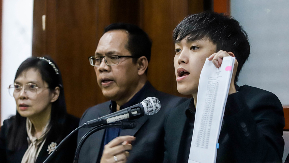 Kuasa hukum PT Jawa Pos Kimham Pentakosta menyatakan sidang gugatan Dahlan Iskan melawan Jawa Pos ungkap fakta baru, saham PT DNP atas nama Dahlan disebut telah dijual lunas ke JJMN.