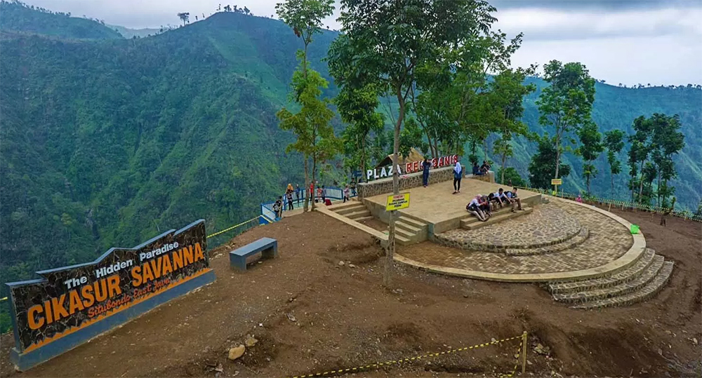 Pesona alam wisata Plaza Rengganis di Gunung Argopuro Situbondo.