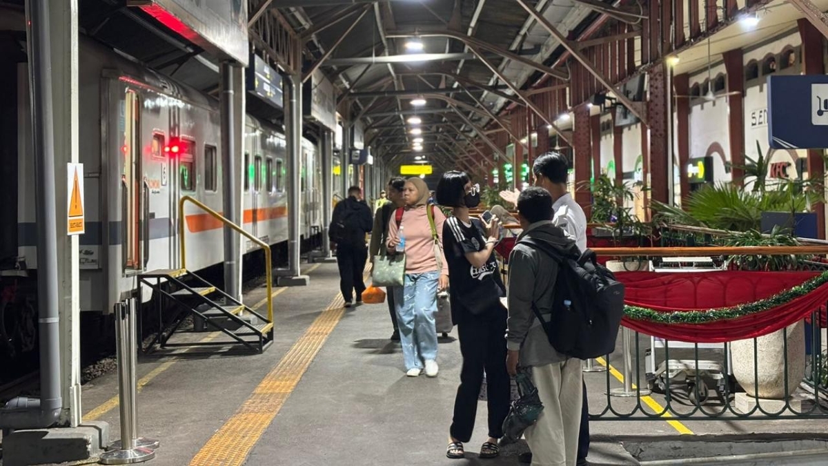 Jalur kereta api Kalibodri-Kaliwungu kembali normal.