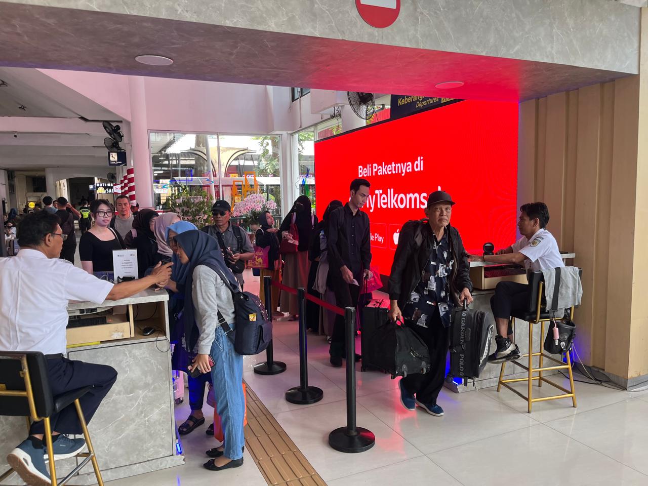 KAI melayani 184.063 penumpang kereta api pada hari pertama libur Isra Mikraj 2026.