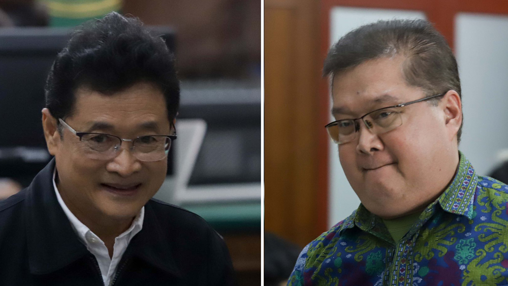 Mantan Wakil Direktur Keuangan Jawa Pos Basuki dan Dosen Universitas Airlangga Bambang Sugeng Ariadi Subagyono menghadiri sidang sengketa kepemilikan PT Dharma Nyata Press di PN Surabaya Selasa (20/1)