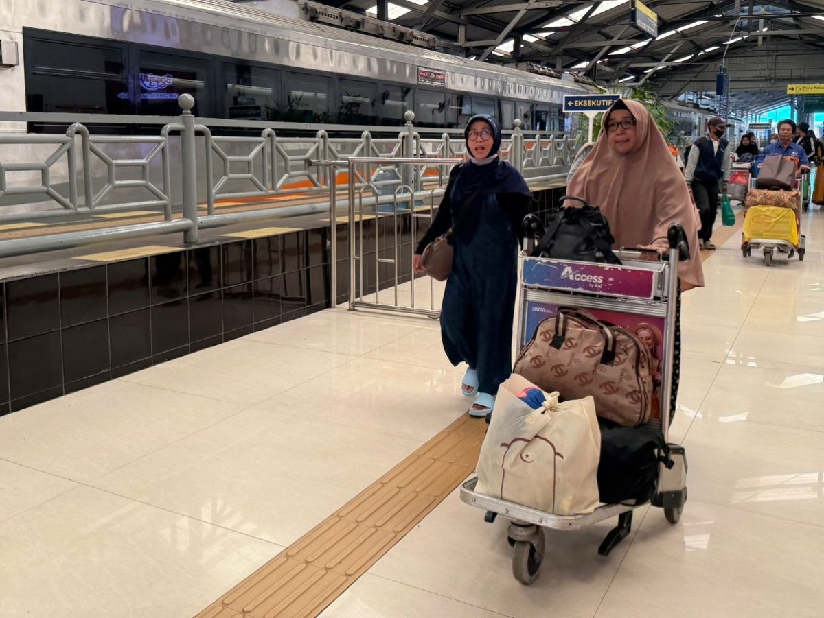 Operasional kereta api lintas utara Jawa berangsur normal.