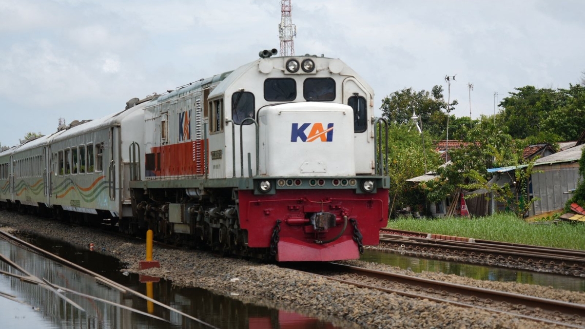KAI Daop 4 Semarang percepat normalisasi jalur Pekalongan-Sragi.
