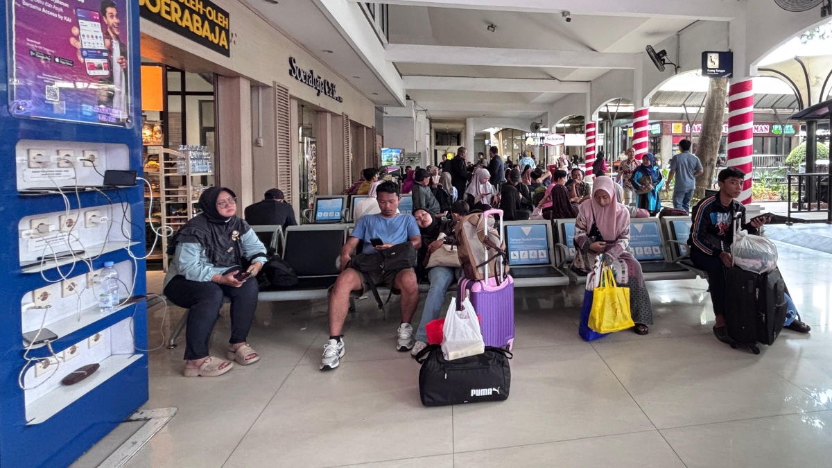 Libur panjang Isra Mikraj, KAI Daop 8 Surabaya layani 176 ribu penumpang.