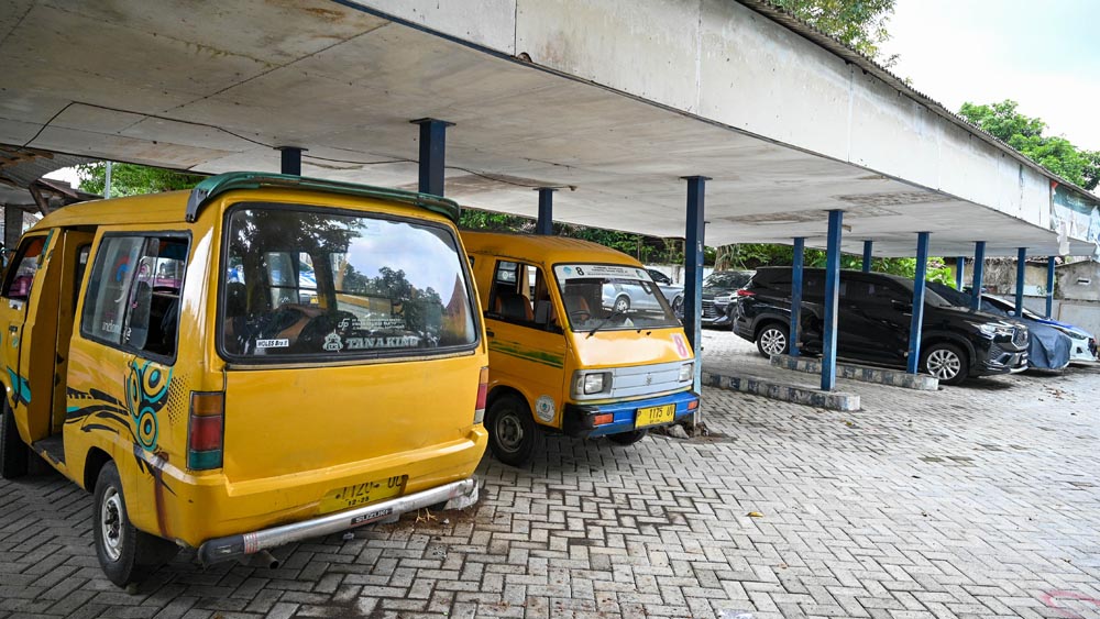 Pemkab Banyuwangi mengoptimalkan Terminal Sasak Perot sebagai hub transportasi wisata menuju Kawah Ijen dan destinasi unggulan lainnya.