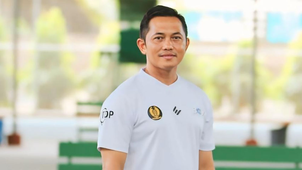 Bayu Hadiyanto sukses mengangkat prestasi tenis Banyuwangi hingga level internasional lewat pembinaan berkelanjutan dan visi olahraga merakyat.