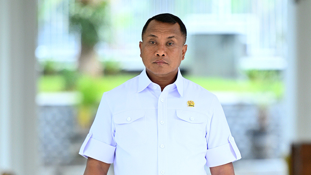 Suwito, Ketua BK DPRD Banyuwangi, konsisten menegakkan disiplin rapat demi pelayanan publik yang optimal dan kinerja dewan yang profesional.