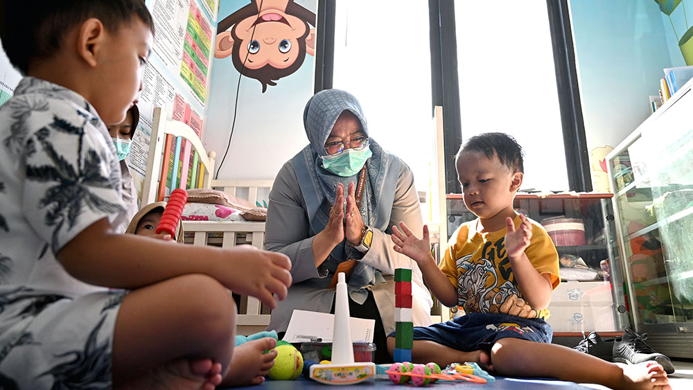 IBI Banyuwangi memperkuat peran bidan sebagai garda terdepan layanan KIA melalui kolaborasi, peningkatan kompetensi, dan edukasi berkelanjutan.