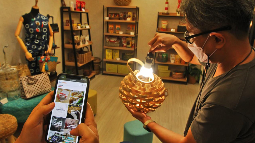 BRI terus memberdayakan UMKM lewat LinkUMKM. Sejak 2021, hampir 15 juta pelaku usaha memanfaatkan platform digital ini untuk naik kelas.