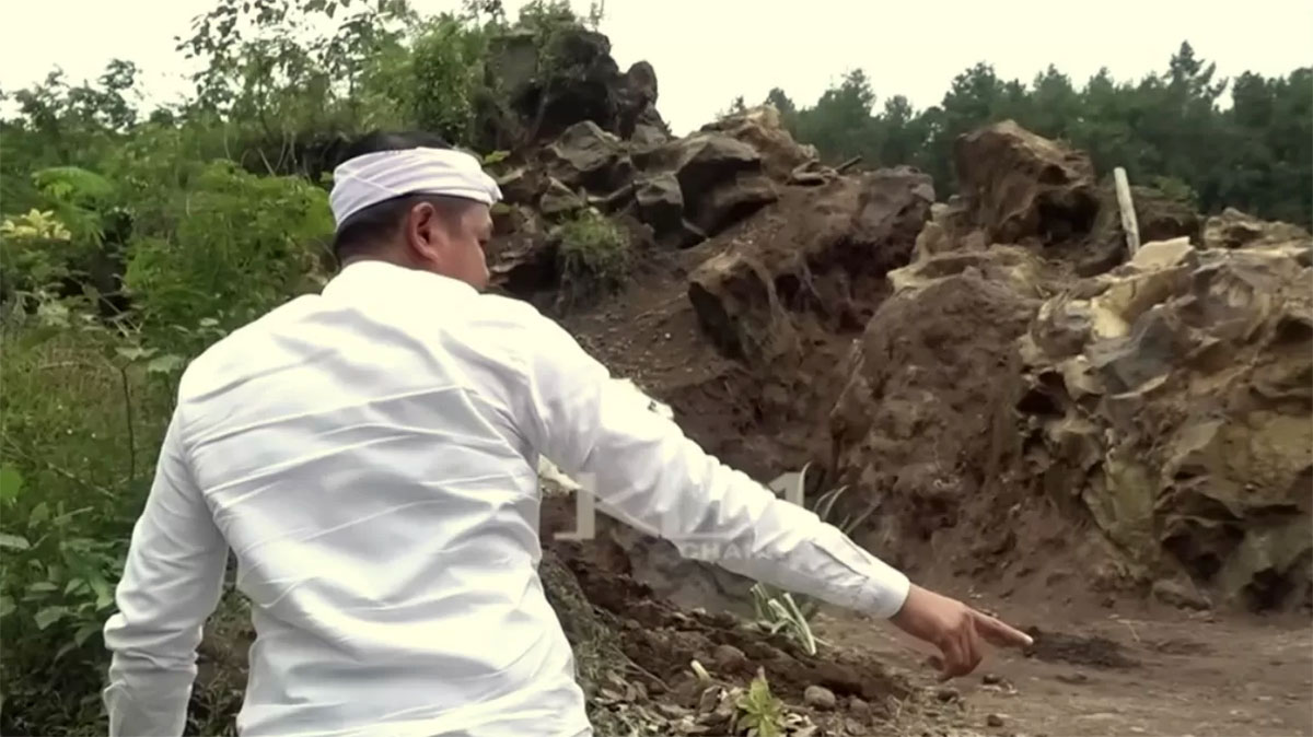 Gubernur Jawa Barat, Kang Dedi Mulyadi (KDM) saat di kaki Gunung Ceremai, Kabupaten Kuningan.