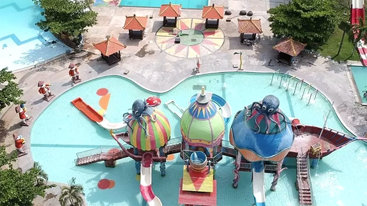Berlokasi dekat Exit Tol Madiun, Suncity Waterpark bisa jadi favorit wisata keluarga.