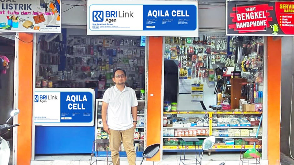 Kisah Abdurrohim, mitra Agen BRILink di Kemayoran, sukses kembangkan usaha dari konter kecil hingga buka 7 konter dan 4 laundry.