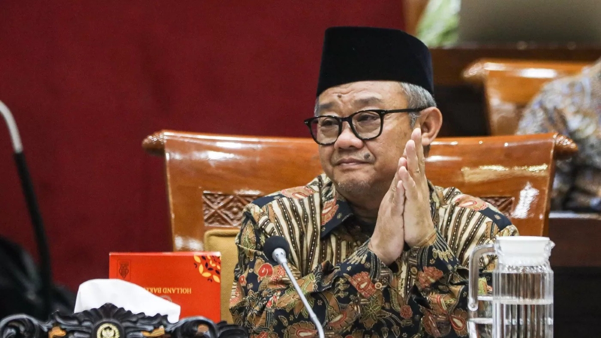 Pemerintah bahas solusi guru PPPK paruh waktu.