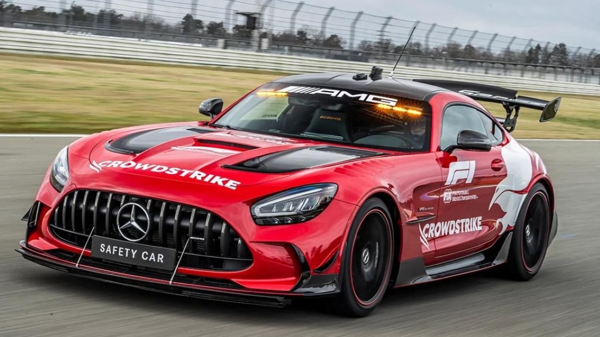 Mercedes-AMG kembali jadi Safety Car dan Medical Car F1 2026.