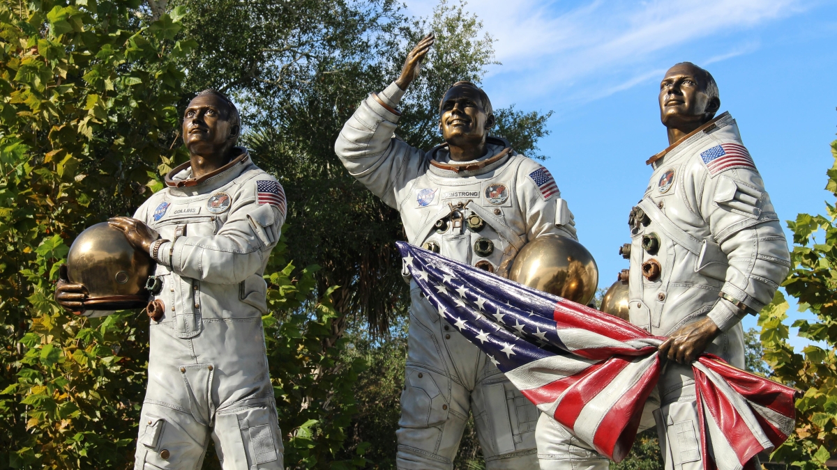 NASA siapkan misi Artemis II 2026.