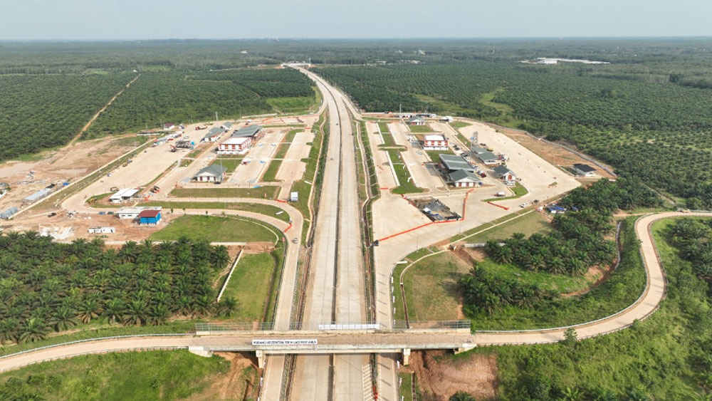 Progres pembangunan Jalan Tol Betung&ndash;Jambi.