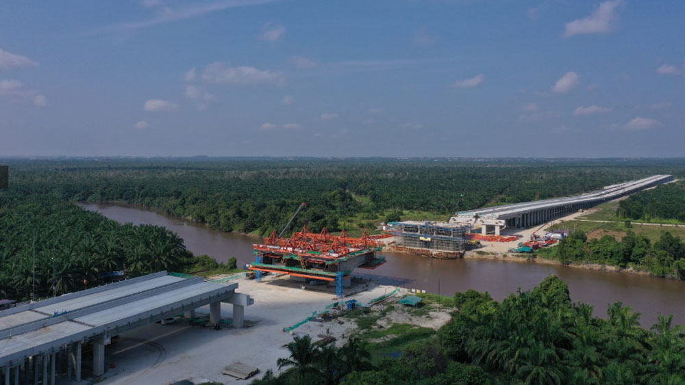 Pembangunan Tol Lingkar Pekanbaru capai 71,07 persen. Proyek strategis JTTS ini perkuat konektivitas Riau dengan standar ESG ketat.