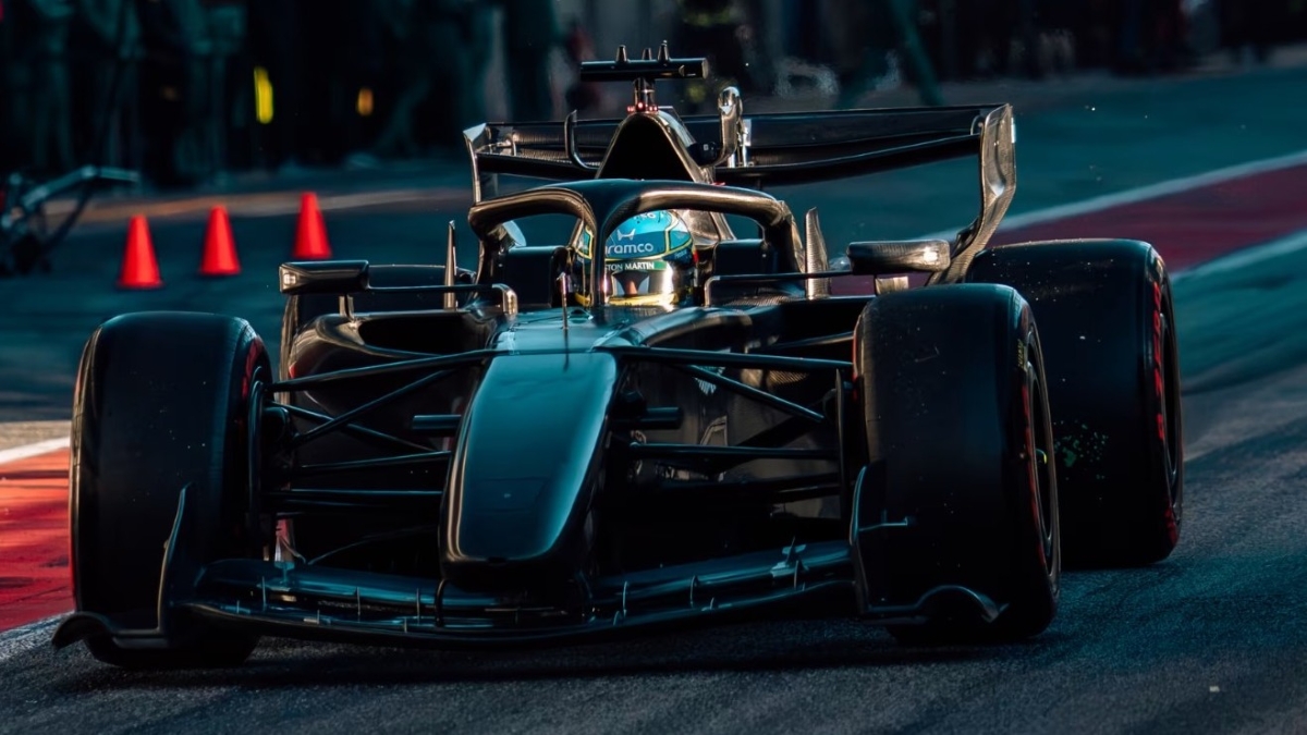 George Russell puji desain Aston Martin karya Adrian Newey.