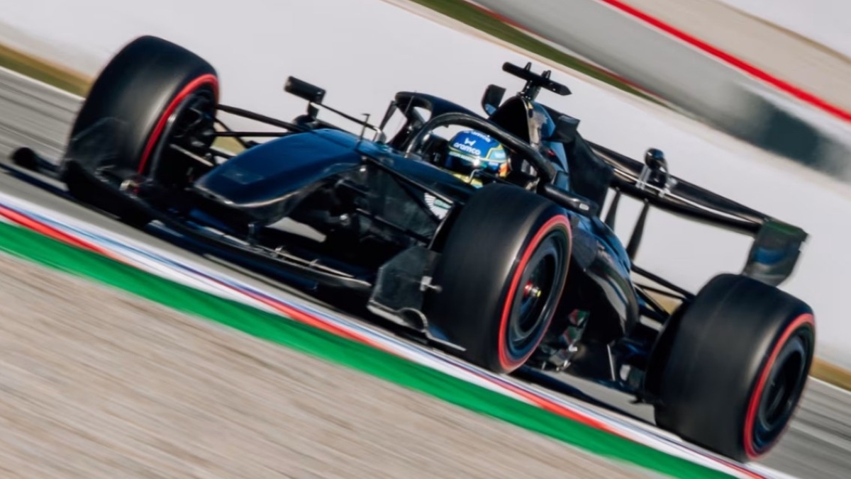 Adrian Newey ungkap tantangan ekstrem pengembangan mobil F1 AMR26 Aston Martin.