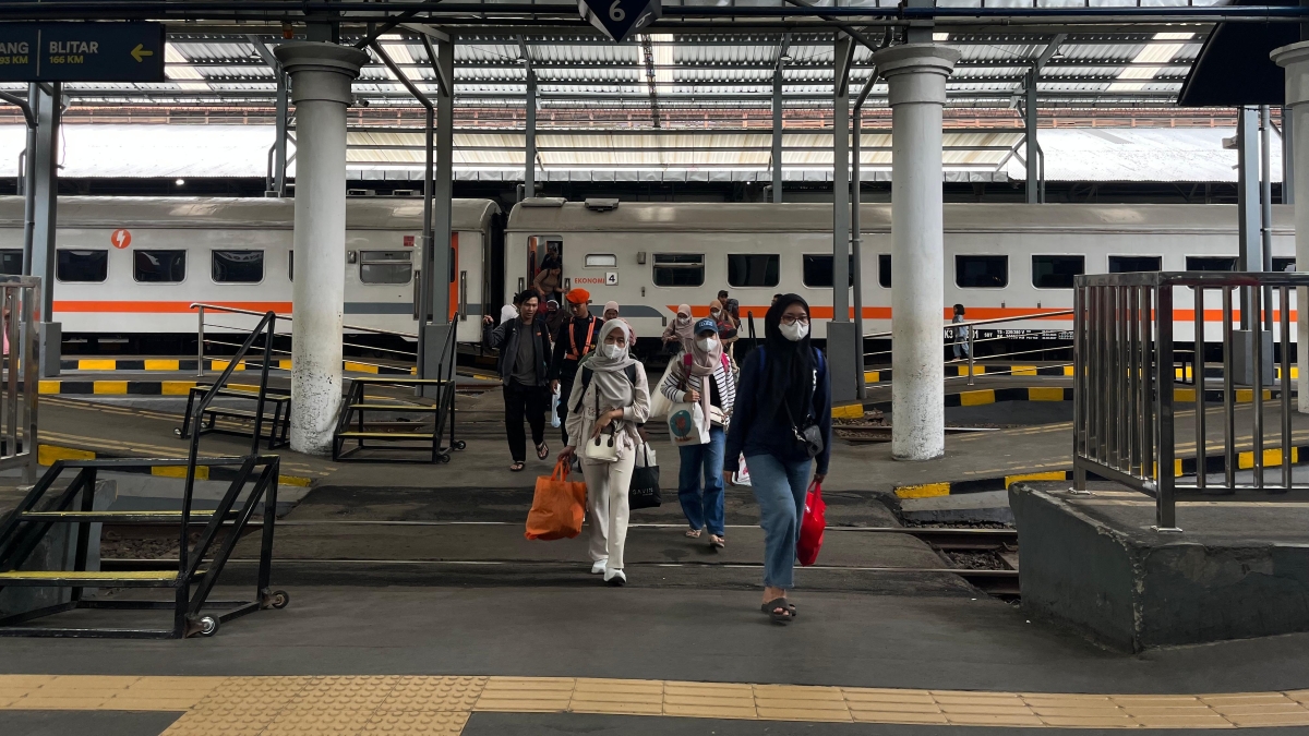 Nikmati diskon tiket kereta 20 persen di KAI Mini Fair 2026 Surabaya Gubeng.