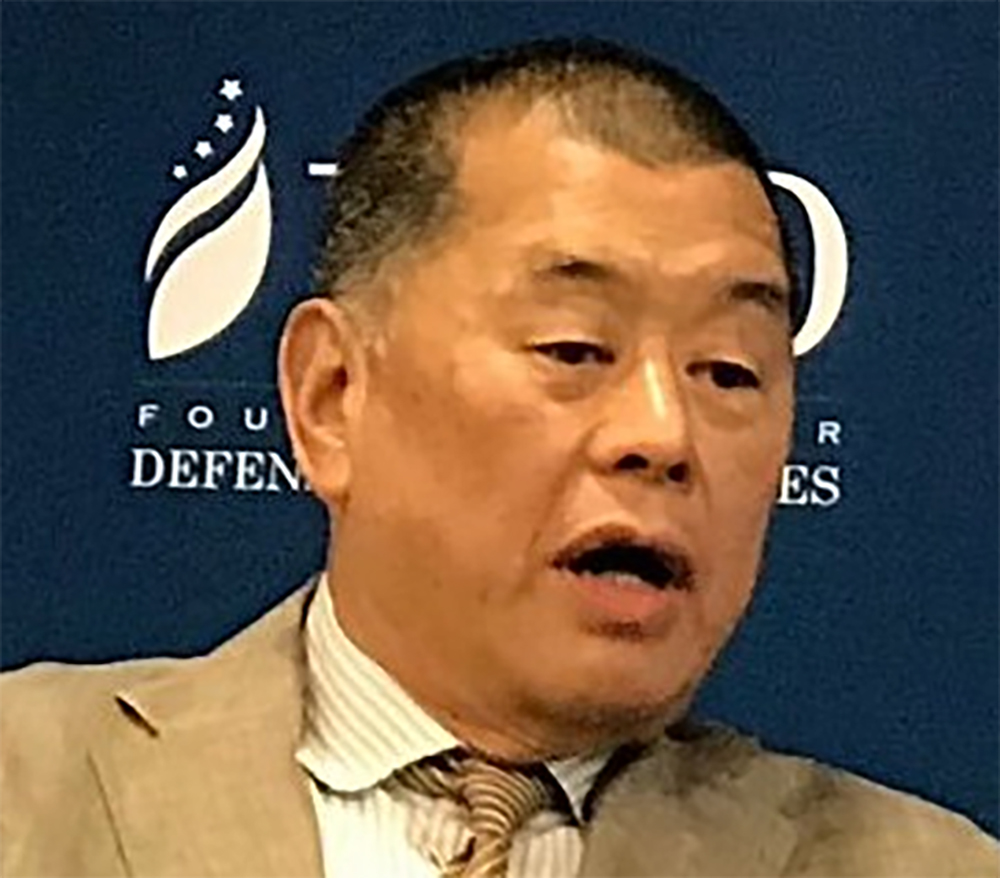 Taipan media pro-demokrasi Jimmy Lai divonis 20 tahun penjara di Hong Kong. Putusan keamanan nasional ini menuai kecaman luas.