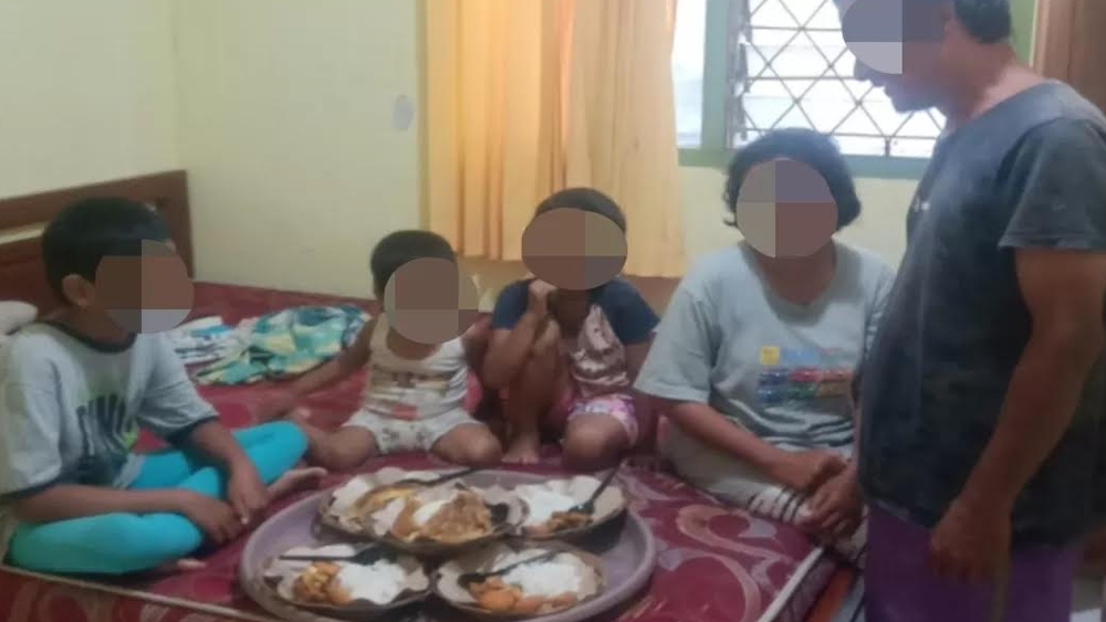 PENANGANAN CEPAT: Satu keluarga telantar  untuk sementara ditampung di shelter pemerlu atensi sosial, Selasa (10/2).