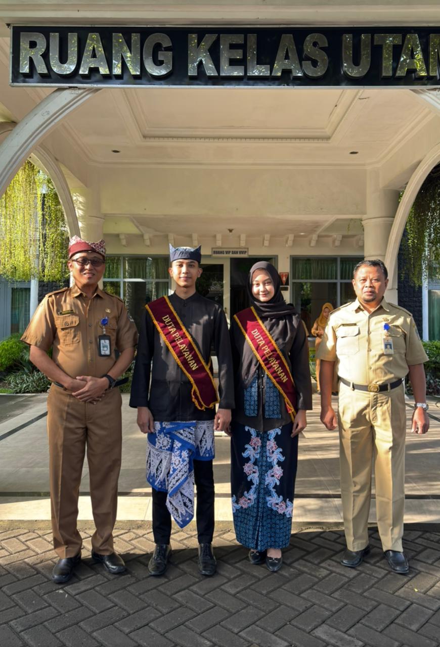 PELUNCURAN: Duta pelayanan siap menjadi role model dalam penerapan nilai-nilai pelayanan prima RSUD Genteng.