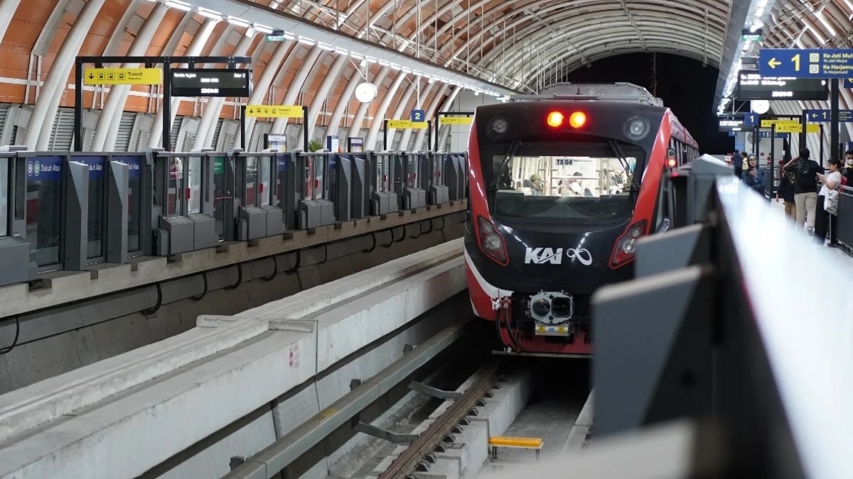 Jumlah penumpang LRT Jabodebek melonjak di Januari 2026.