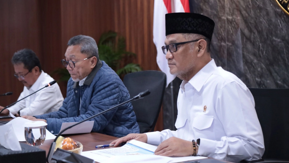 Menteri Haji dan Umrah (Menhaj) Mochamad Irfan Yusuf dalam Rapat Koordinasi Terbatas (Rakortas) tingkat menteri yang digelar di Kementerian Koordinator Bidang Pangan, Jakarta, Senin (9/2/2026).