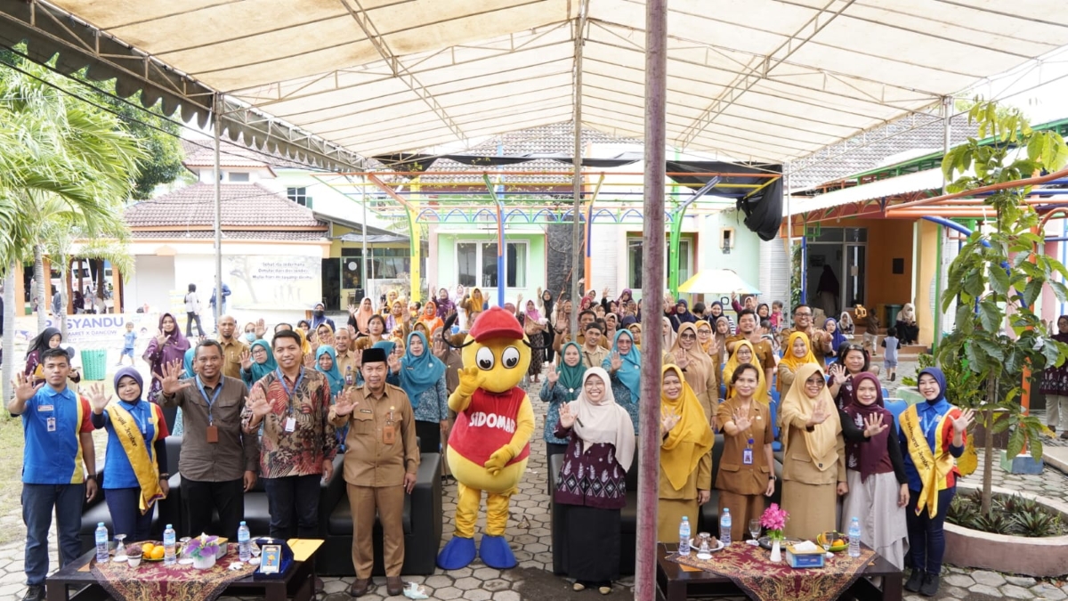 Indomaret dan Nestl&eacute; DANCOW gelar Posyandu edukasi gizi.