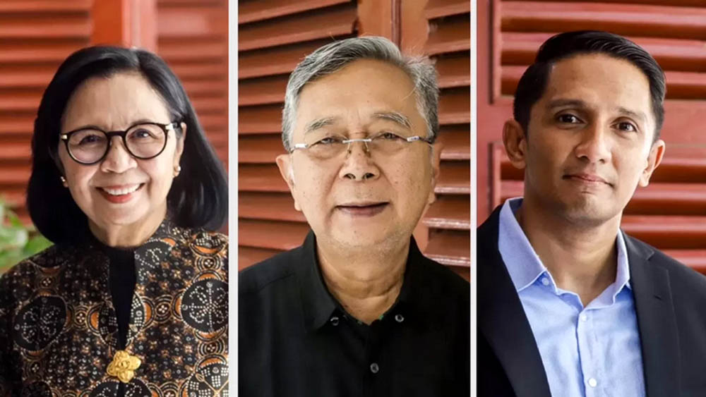 KIRI-KANAN: PT Jawa Pos menghadirkan tiga ahli yakni Prof. Rosa Agustina, Prof. Nindyo Pramono, dan Ghansham Anand, sebagai saksi di PN Surabaya.