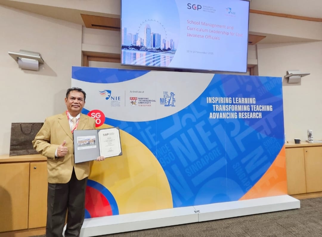 Kepala SMAN 1 Glagah Abdullah SPd MT saat school visit di Yishun Innova Junior College, Singapura, dalam rangka Program School Management and Curriculum Leadership, beberapa saat lalu.