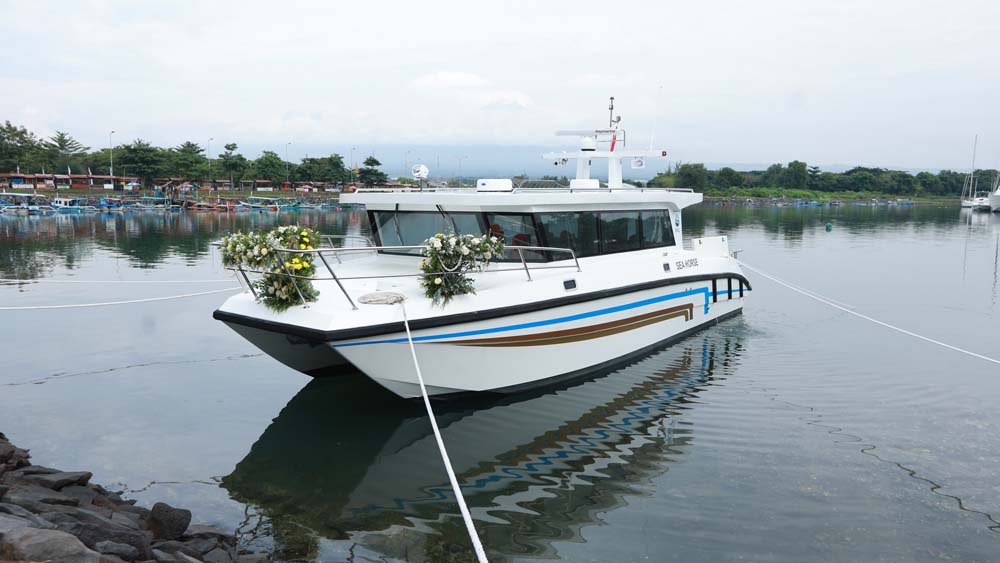 Generasi terbaru kapal survei tipe Katamaran X38 produksi PT Lundin Industry Invest yang diserahkan kepada PT Rejeki Abadi Lestari di kawasan Marina Boom.