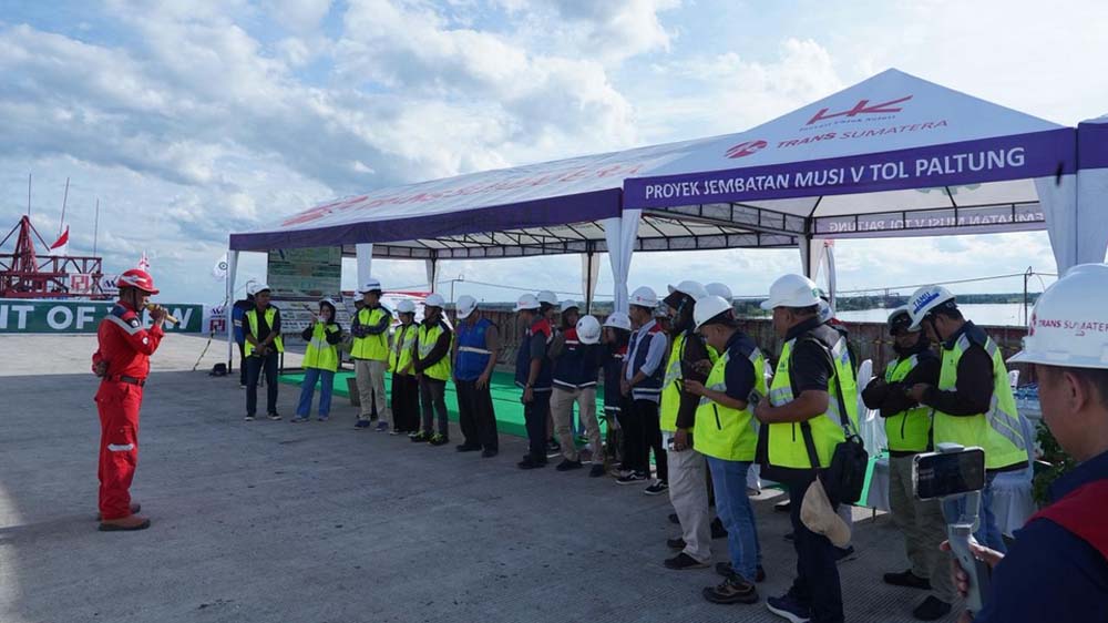 Hutama Karya gelar media visit di Sumsel, paparkan progres JTTS dan kesiapan layanan Nataru 2025/2026.