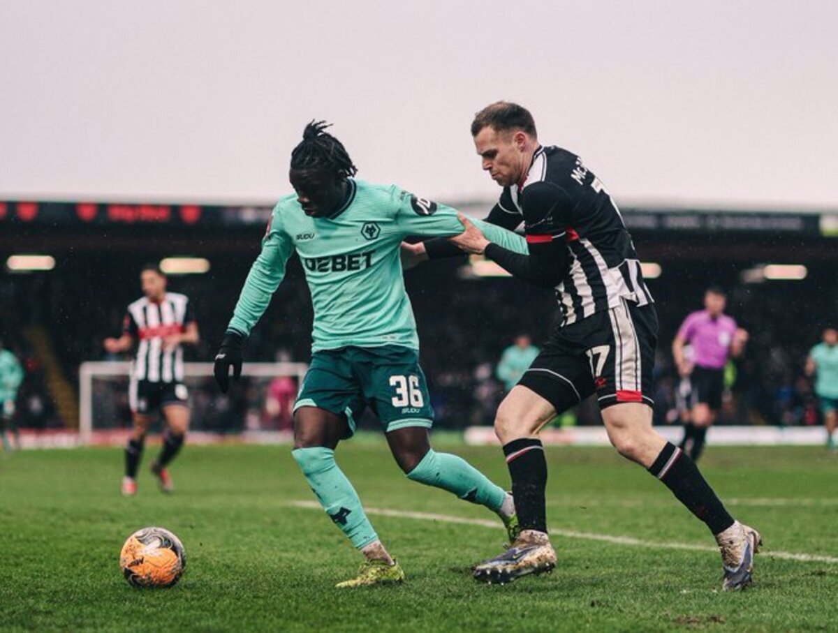 MENANG: Wolves berhasil mengatasi perlawana Grimsby